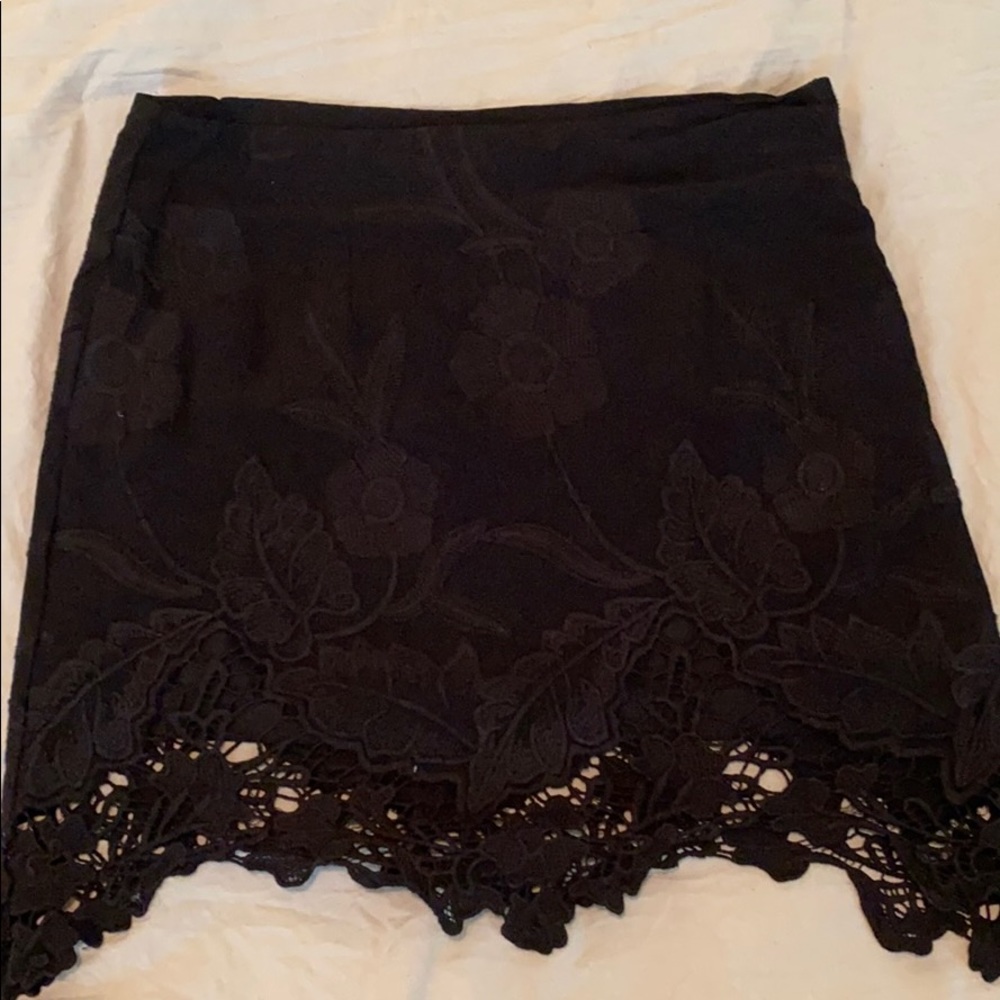 kendall & kylie black mini skirt